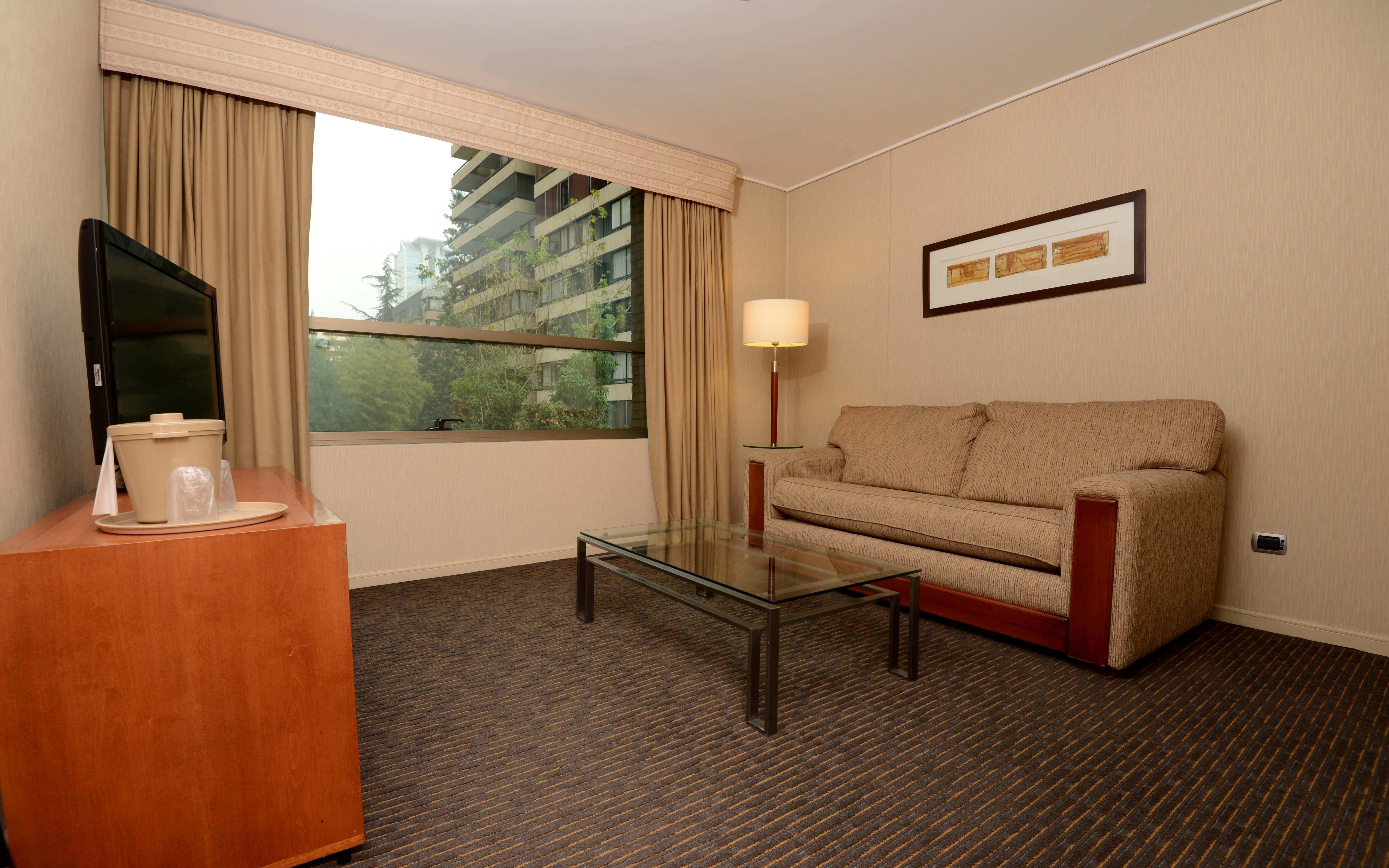 Holiday Inn Express Santiago Las Condes By Ihg Bagian luar foto