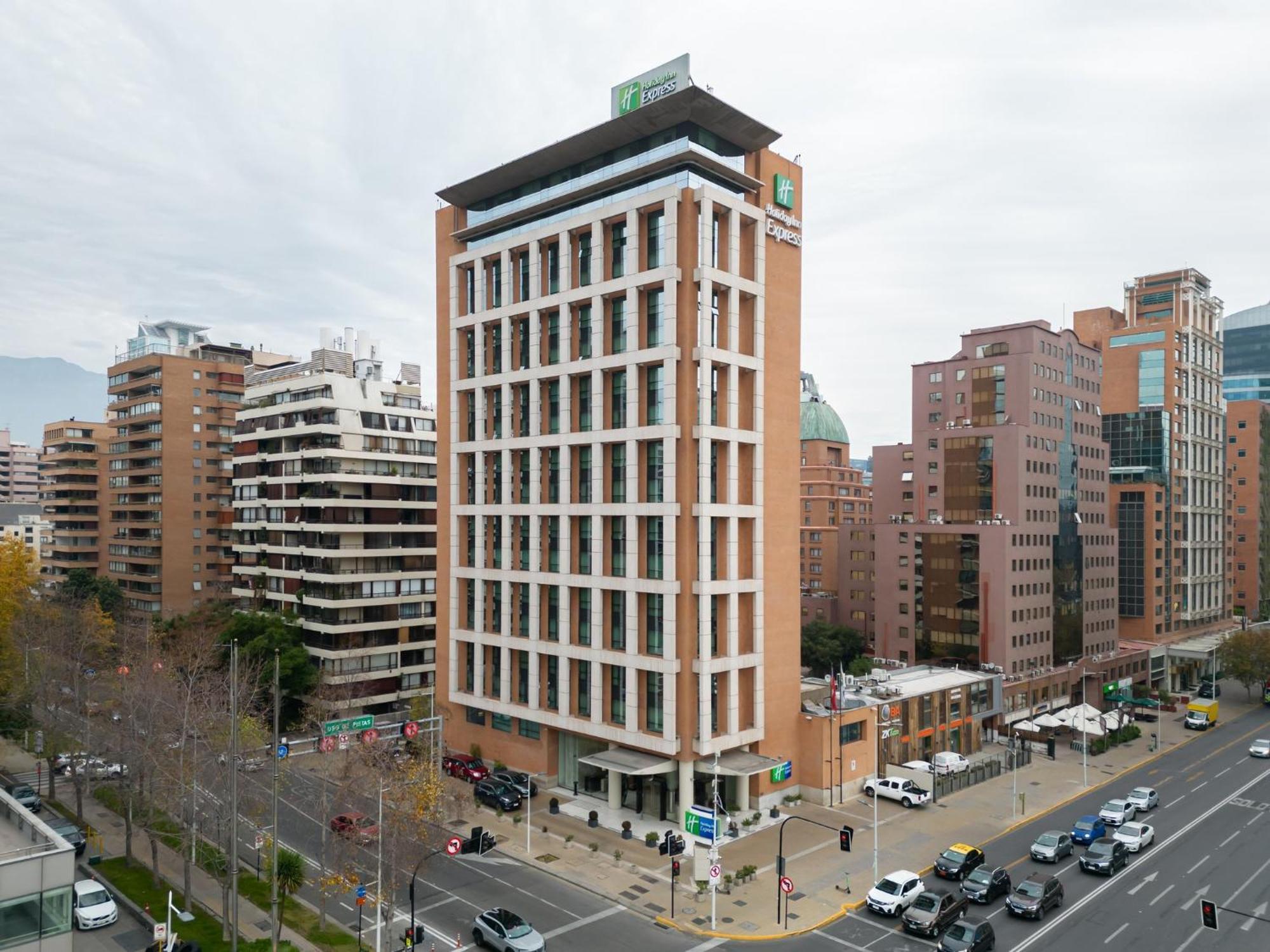 Holiday Inn Express Santiago Las Condes By Ihg Bagian luar foto