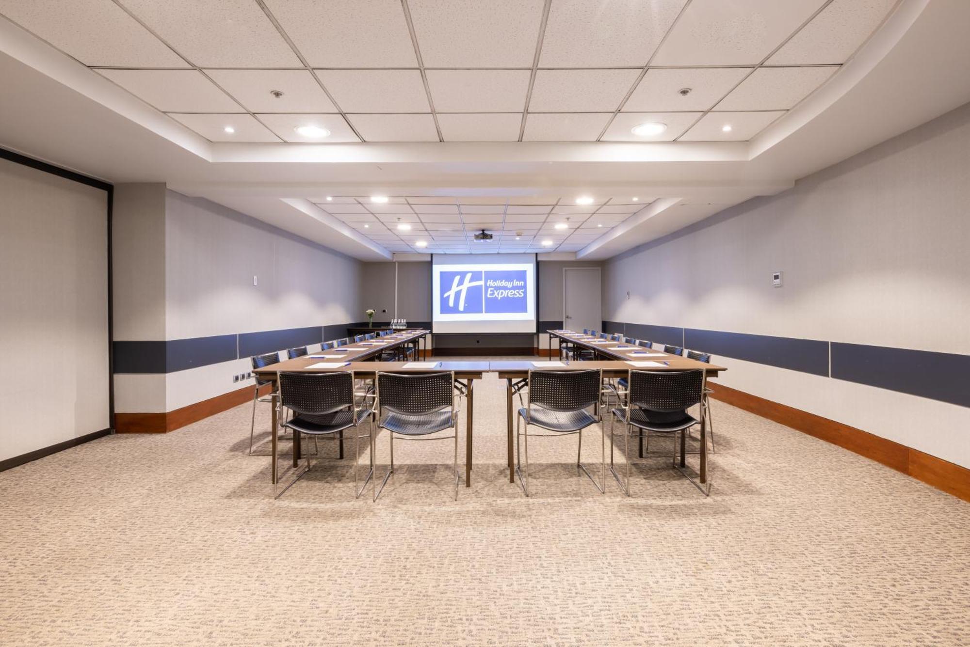 Holiday Inn Express Santiago Las Condes By Ihg Bagian luar foto