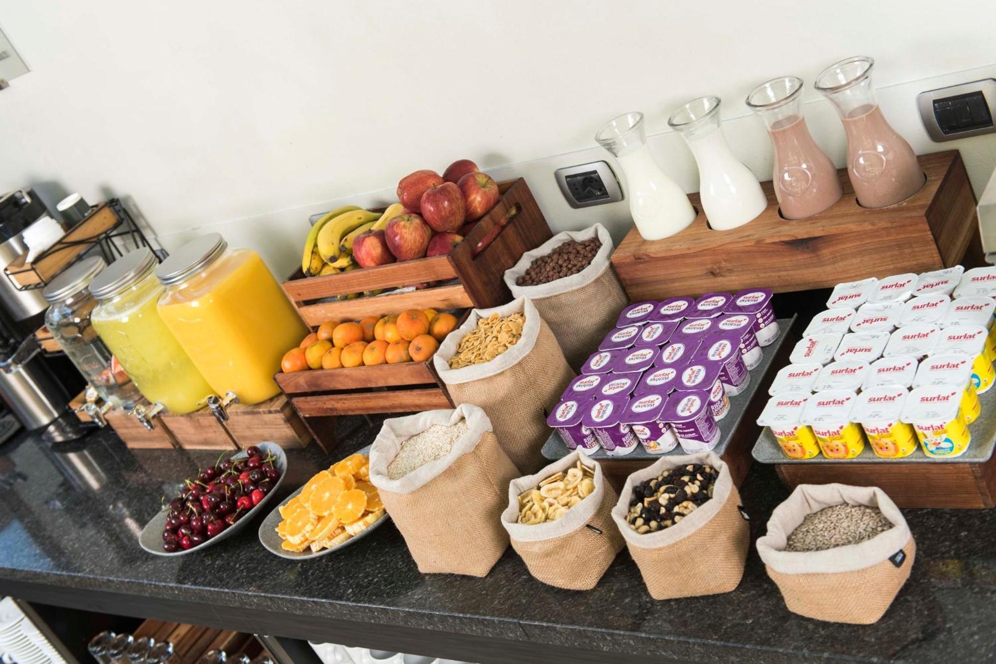 Holiday Inn Express Santiago Las Condes By Ihg Bagian luar foto