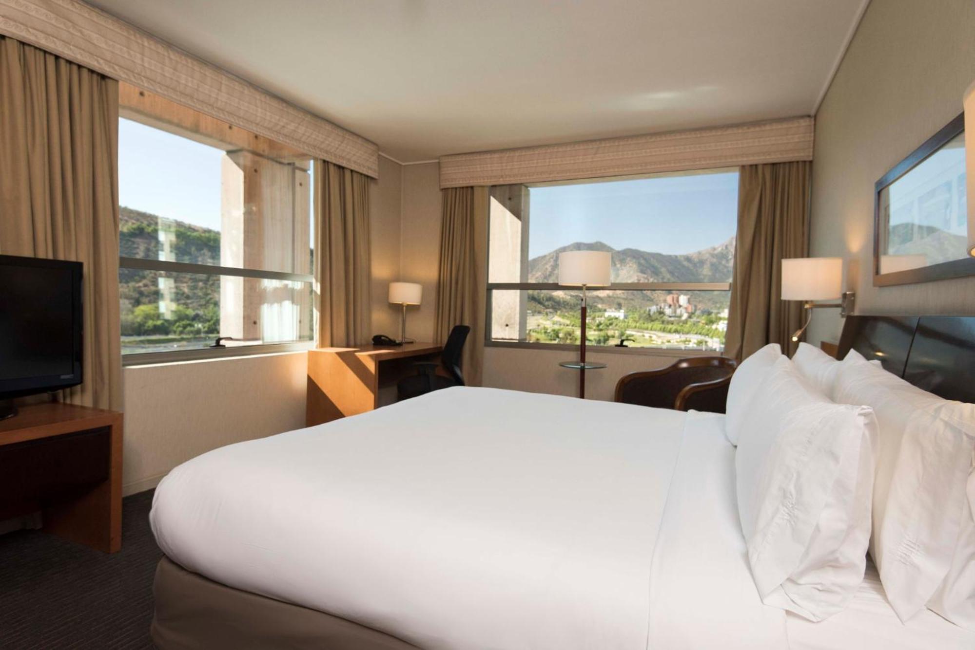 Holiday Inn Express Santiago Las Condes By Ihg Bagian luar foto