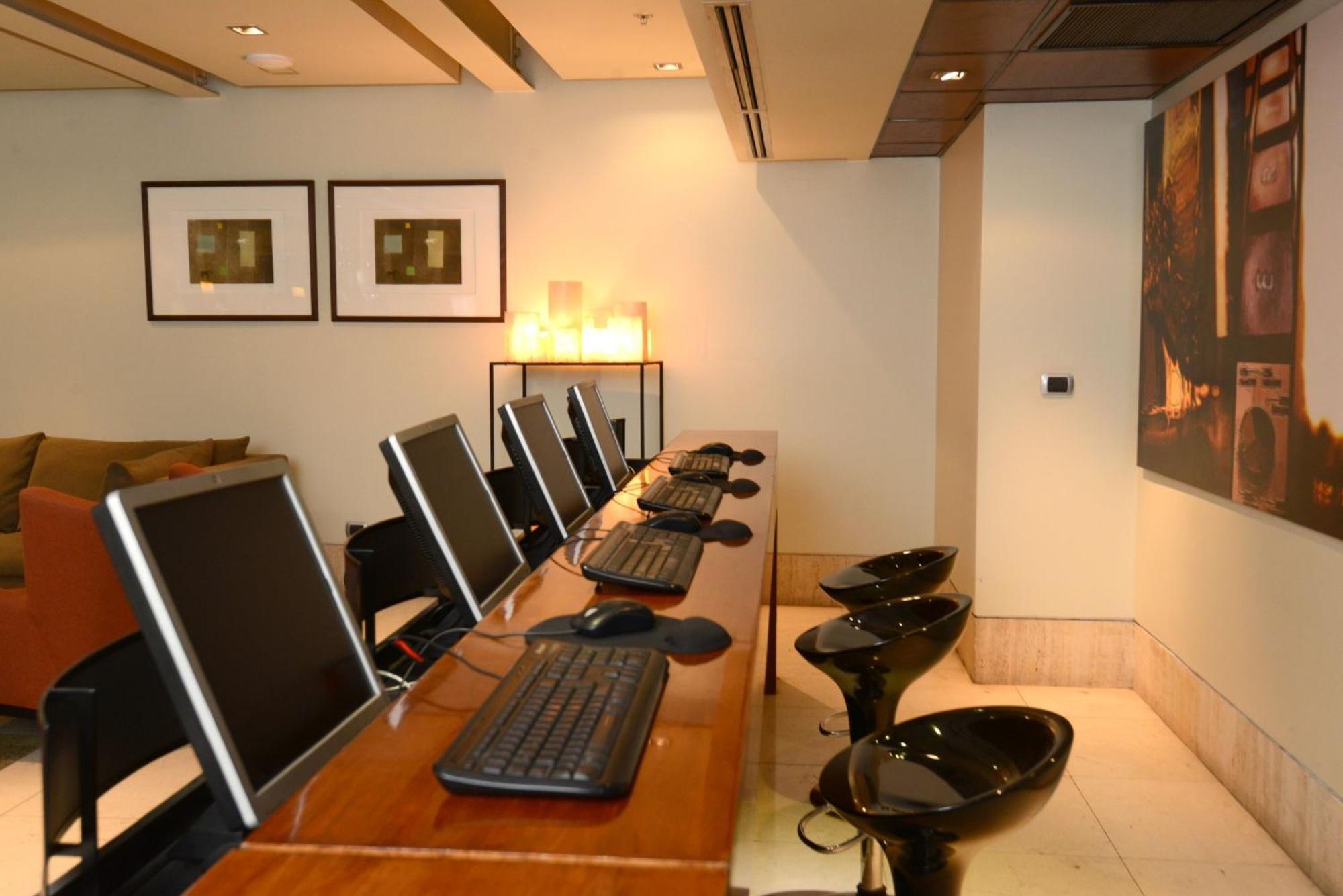 Holiday Inn Express Santiago Las Condes By Ihg Bagian luar foto