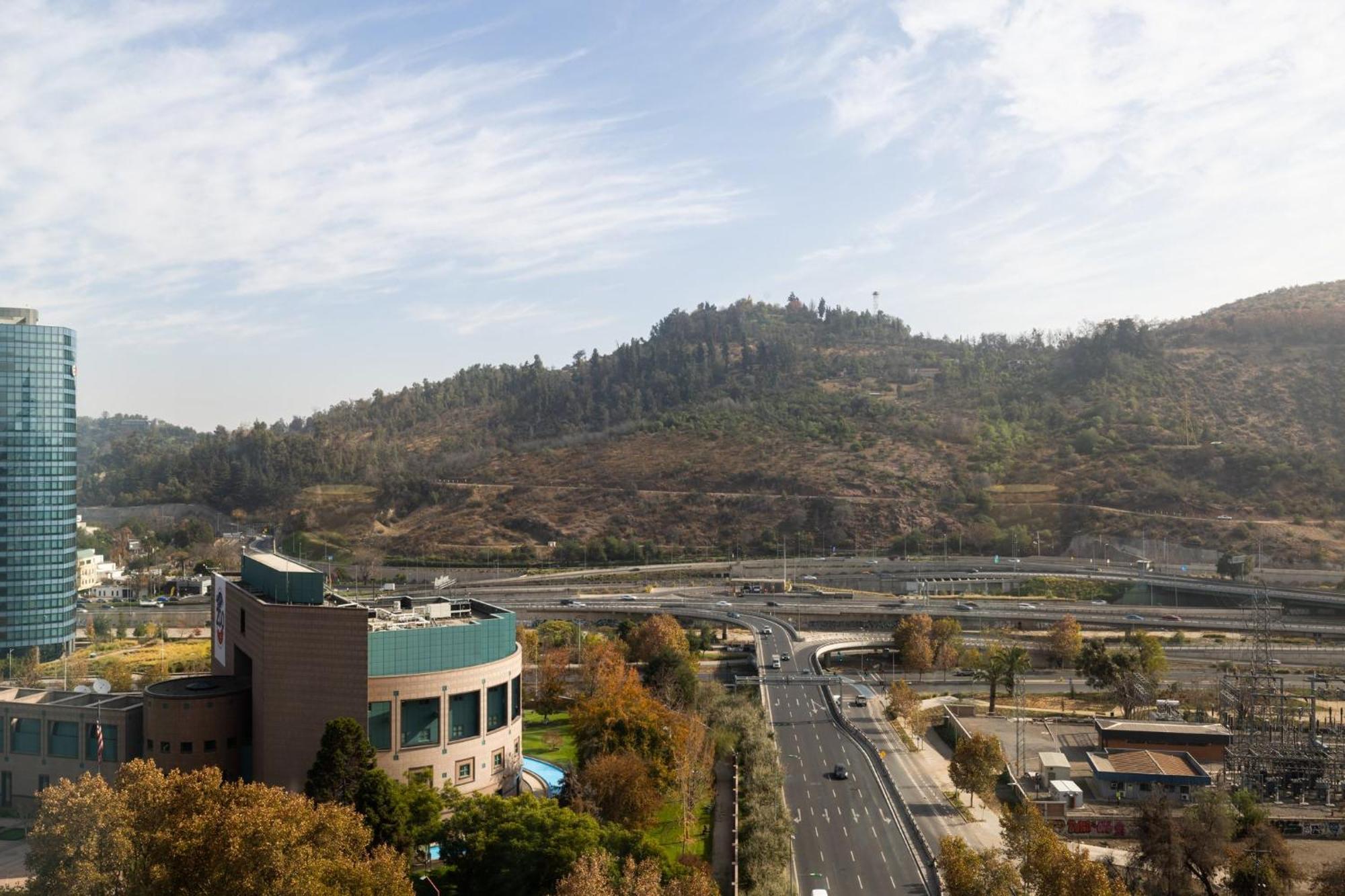 Holiday Inn Express Santiago Las Condes By Ihg Bagian luar foto