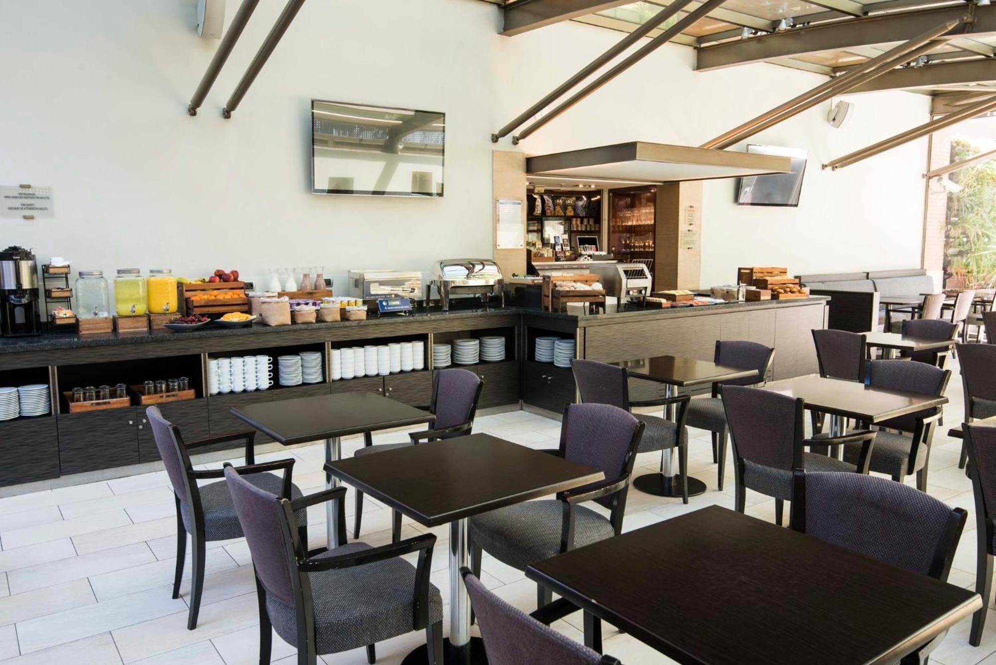 Holiday Inn Express Santiago Las Condes By Ihg Bagian luar foto